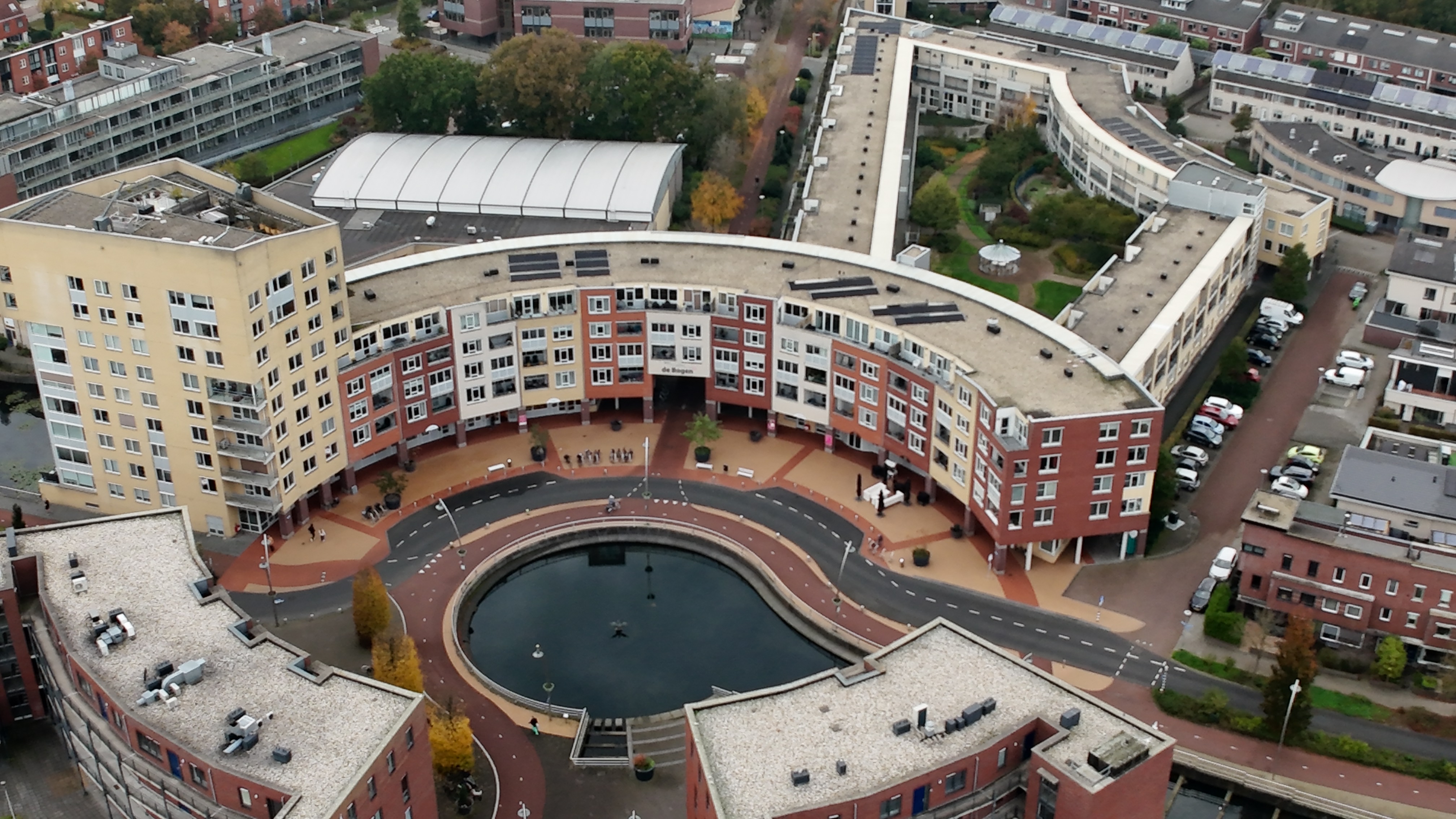 Rond wooncomplex van bovenaf